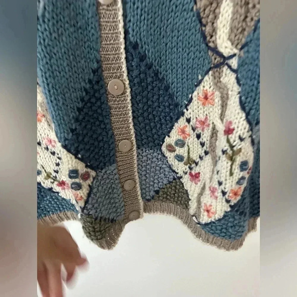 Vintage knitted by hand sweater vest - Picture 7 of 10